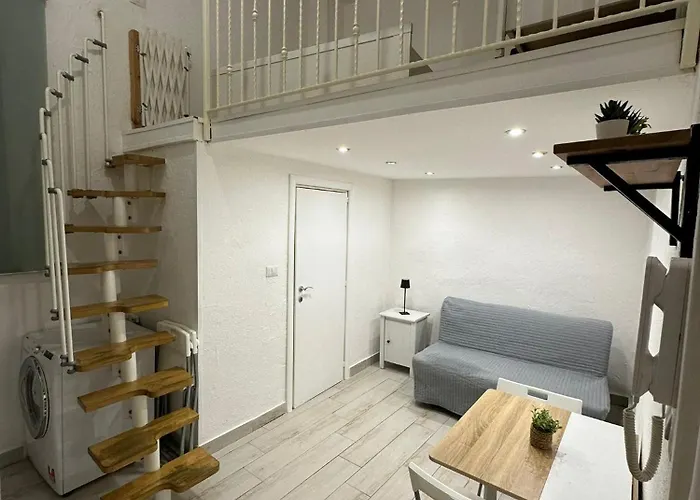 Vesuvia Guest House